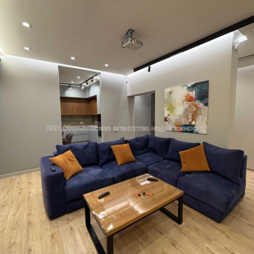 Продам квартиру, Клочковская ул. , 3  ком., 106 м², авторский дизайн 