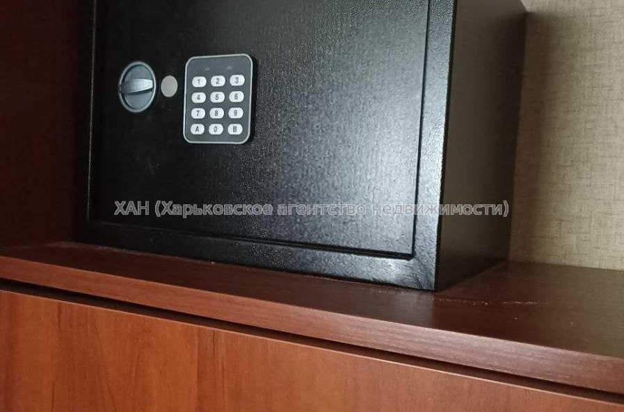 Продам квартиру, Гвардейцев Широнинцев ул. , 2 кім., 45.60 м², советский ремонт 