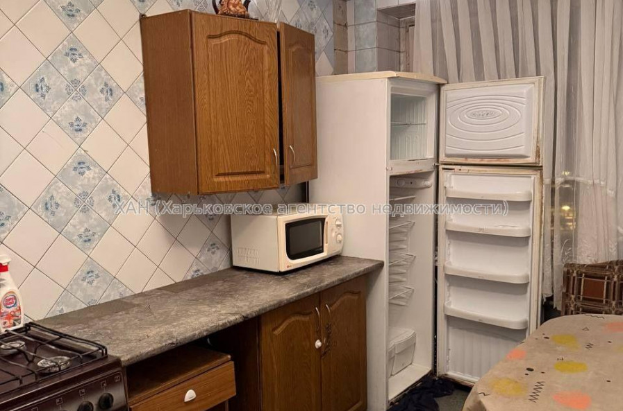 Продам квартиру, Каденюка ул. , 2  ком., 60 м², косметический ремонт 