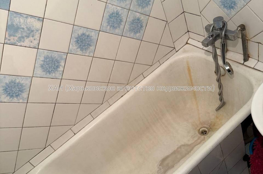 Продам квартиру, Каденюка ул. , 2  ком., 60 м², косметический ремонт 