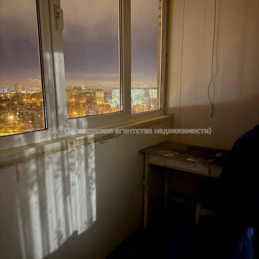 Продам квартиру, Каденюка ул. , 2  ком., 60 м², косметический ремонт 