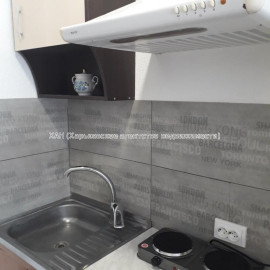 Продам квартиру, Владислава Зубенко ул. , 1 кім., 26 м², капитальный ремонт