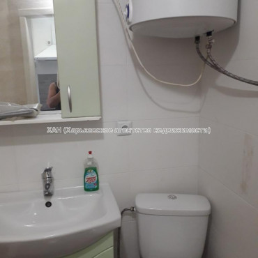 Продам квартиру, Владислава Зубенко ул. , 1 кім., 26 м², капитальный ремонт 