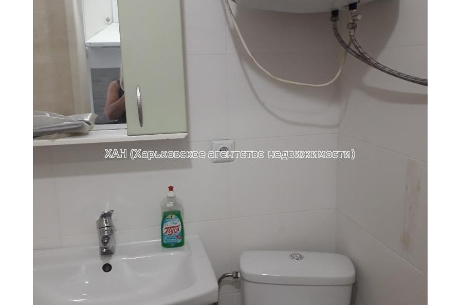 Продам квартиру, Владислава Зубенко ул. , 1 кім., 26 м², капитальный ремонт 