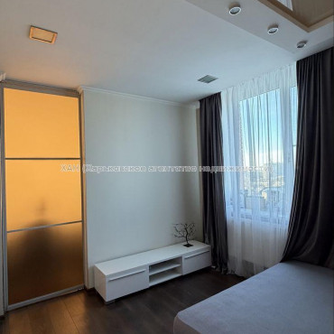 Продам квартиру, Отакара Яроша пер. , 2  ком., 73 м², евроремонт 