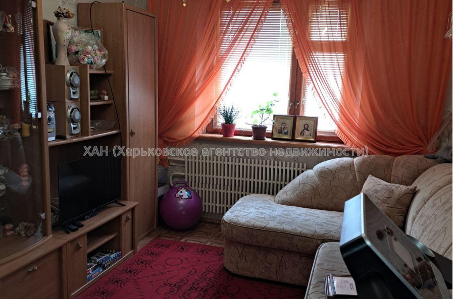 Продам квартиру, Ахсарова Энвера ул. , 3 кім., 67.50 м², косметический ремонт 