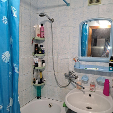 Продам квартиру, Ахсарова Энвера ул. , 3 кім., 67.50 м², косметический ремонт 