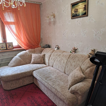 Продам квартиру, Ахсарова Энвера ул. , 3 кім., 67.50 м², косметический ремонт 