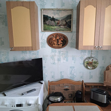 Продам квартиру, Ахсарова Энвера ул. , 3 кім., 67.50 м², косметический ремонт 