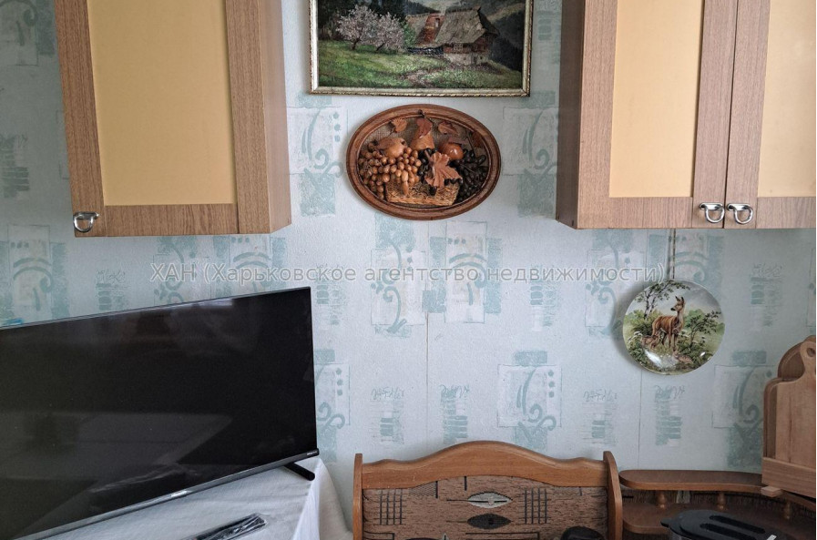 Продам квартиру, Ахсарова Энвера ул. , 3 кім., 67.50 м², косметический ремонт 