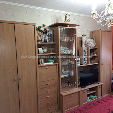 Продам квартиру, Ахсарова Энвера ул. , 3 кім., 67.50 м², косметический ремонт 