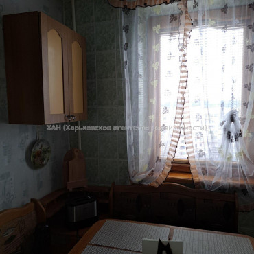 Продам квартиру, Ахсарова Энвера ул. , 3 кім., 67.50 м², косметический ремонт 