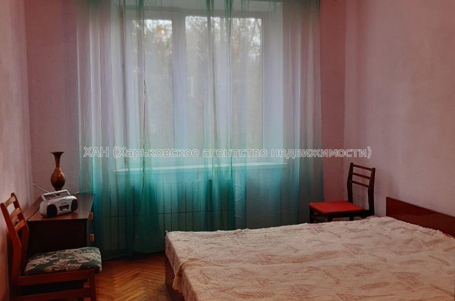 Продам квартиру, Гвардейцев Широнинцев ул. , 3 кім., 67 м², косметический ремонт 