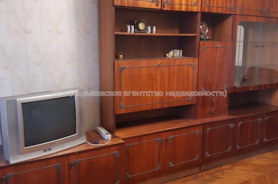 Продам квартиру, Гвардейцев Широнинцев ул. , 3 кім., 67 м², косметический ремонт 