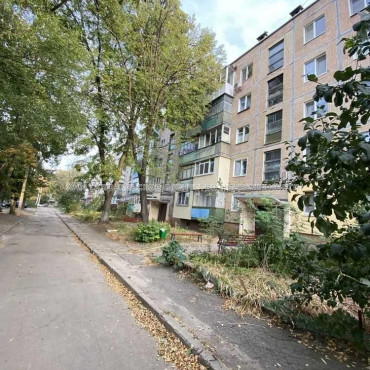 Продам квартиру, Владислава Зубенко ул. , 2 кім., 45 м², советский ремонт 