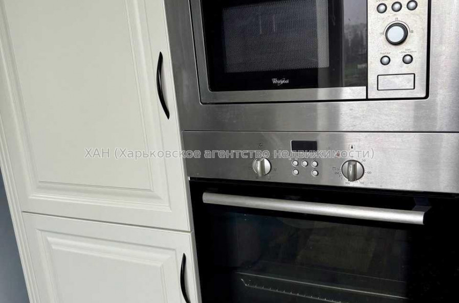 Продам квартиру, Валентиновская ул. , 3 кім., 67.30 м², авторский дизайн 