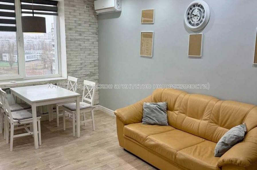 Продам квартиру, Валентиновская ул. , 3 кім., 67.30 м², авторский дизайн 