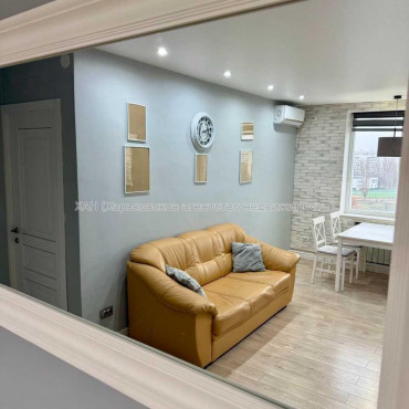 Продам квартиру, Валентиновская ул. , 3 кім., 67.30 м², авторский дизайн 