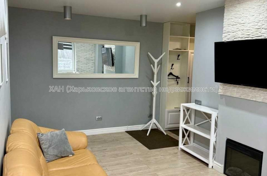 Продам квартиру, Валентиновская ул. , 3 кім., 67.30 м², авторский дизайн 