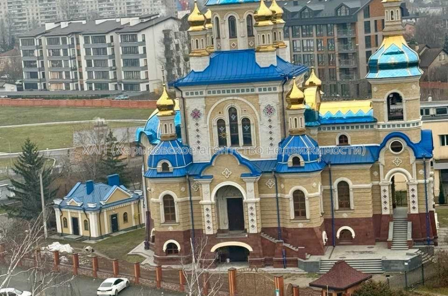 Продам квартиру, Валентиновская ул. , 3 кім., 67.30 м², авторский дизайн 