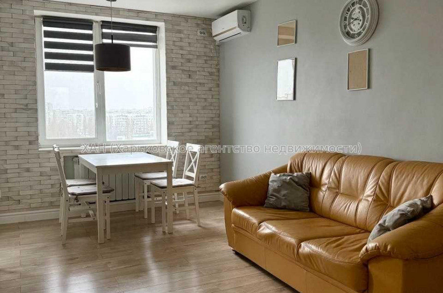 Продам квартиру, Валентиновская ул. , 3 кім., 67.30 м², авторский дизайн 