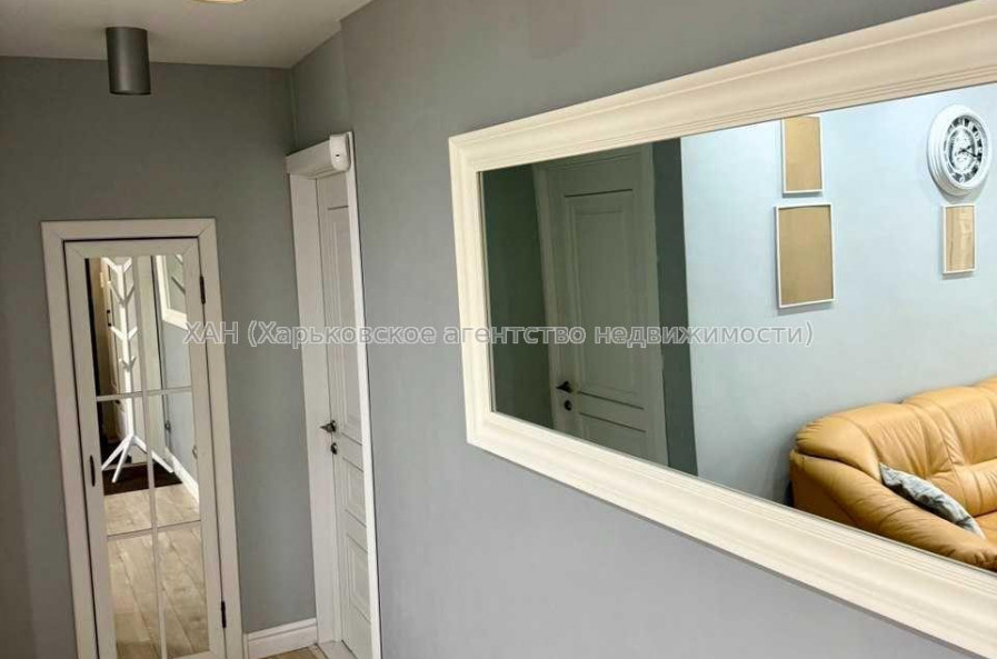 Продам квартиру, Валентиновская ул. , 3 кім., 67.30 м², авторский дизайн 