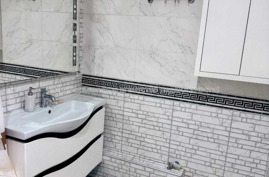 Продам квартиру, Валентиновская ул. , 3 кім., 67.30 м², авторский дизайн 