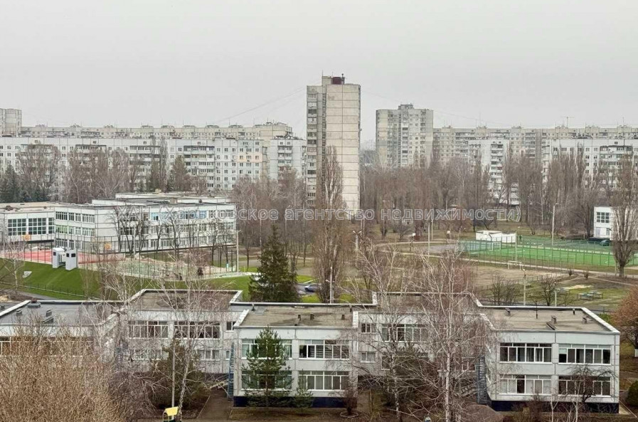 Продам квартиру, Валентиновская ул. , 3 кім., 67.30 м², авторский дизайн 