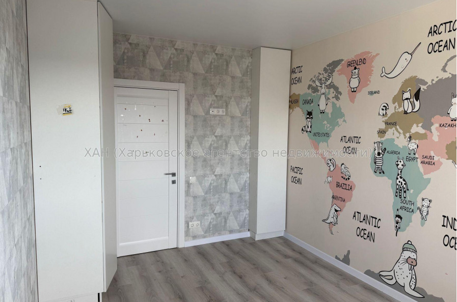 Продам квартиру, Гвардейцев Широнинцев ул. , 3 кім., 90 м², авторский дизайн 