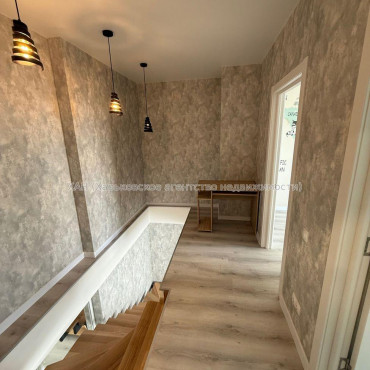 Продам квартиру, Гвардейцев Широнинцев ул. , 3 кім., 90 м², авторский дизайн 