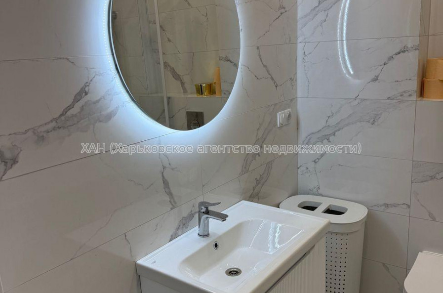 Продам квартиру, Гвардейцев Широнинцев ул. , 3 кім., 90 м², авторский дизайн 