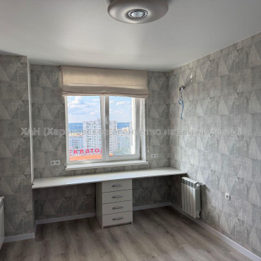 Продам квартиру, Гвардейцев Широнинцев ул. , 3 кім., 90 м², авторский дизайн 