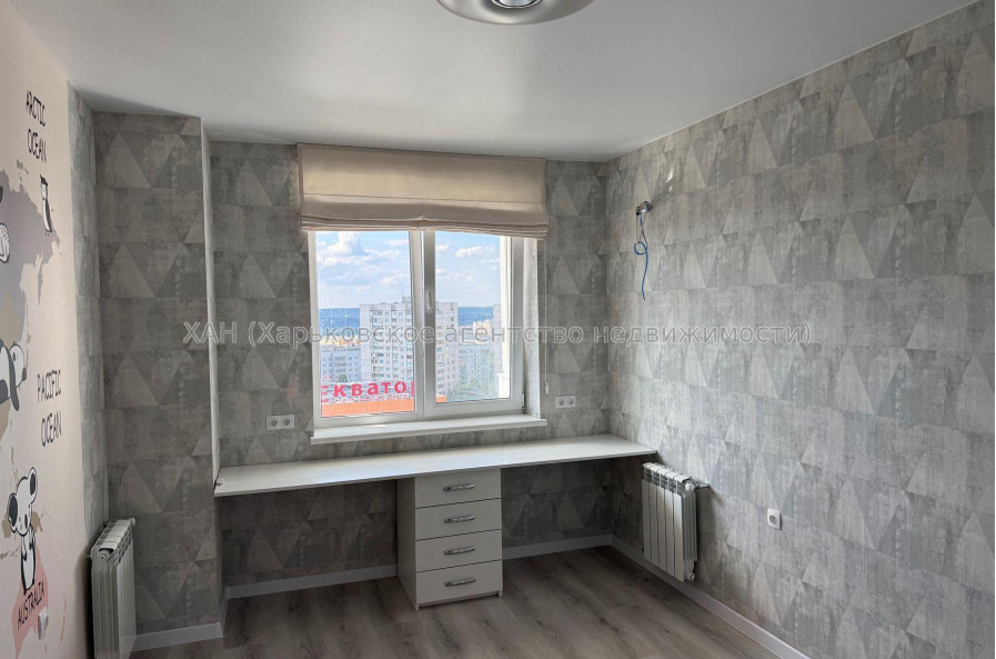 Продам квартиру, Гвардейцев Широнинцев ул. , 3 кім., 90 м², авторский дизайн 