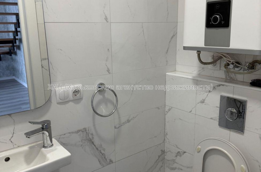 Продам квартиру, Гвардейцев Широнинцев ул. , 3 кім., 90 м², авторский дизайн 