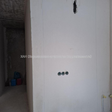 Продам квартиру, Каденюка ул. , 1 кім., 30 м², без отделочных работ 