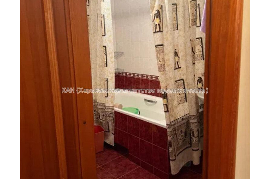 Продам квартиру, Валентиновская ул. , 3  ком., 65 м², косметический ремонт 