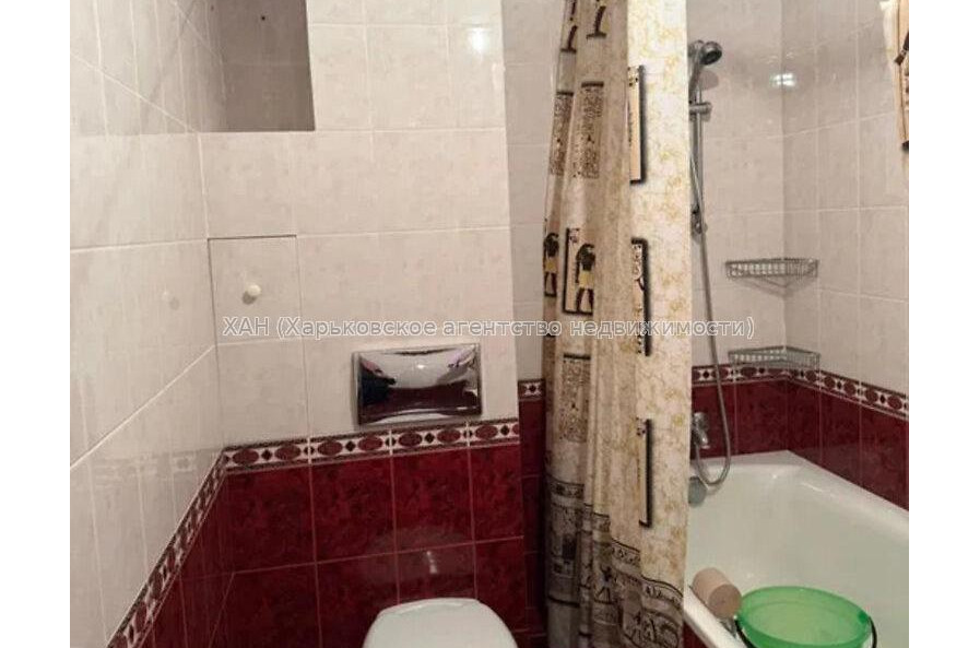 Продам квартиру, Валентиновская ул. , 3  ком., 65 м², косметический ремонт 