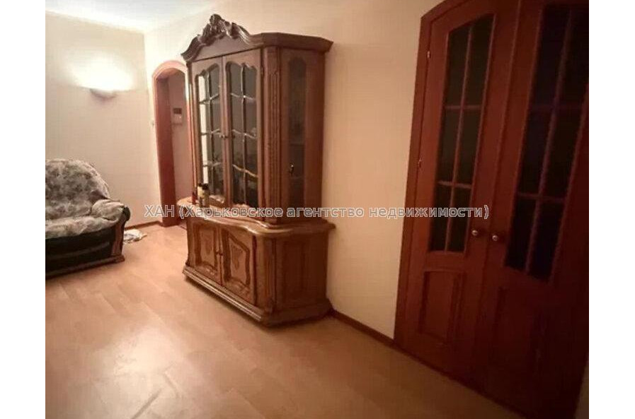 Продам квартиру, Валентиновская ул. , 3  ком., 65 м², косметический ремонт 