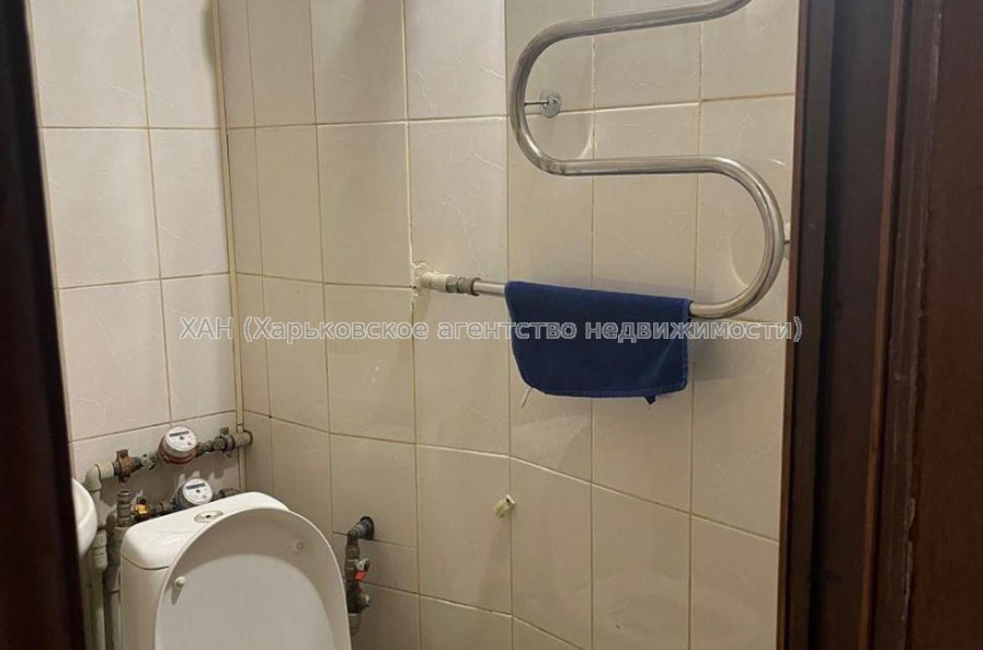 Продам квартиру, Валентиновская ул. , 1 кім., 33 м², косметический ремонт 