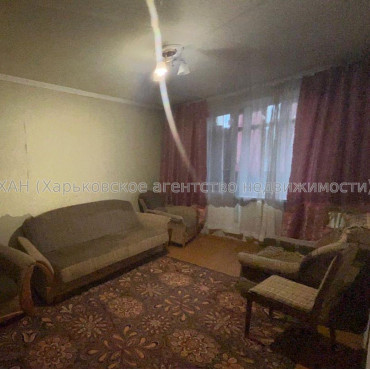 Продам квартиру, Валентиновская ул. , 1 кім., 33 м², косметический ремонт 