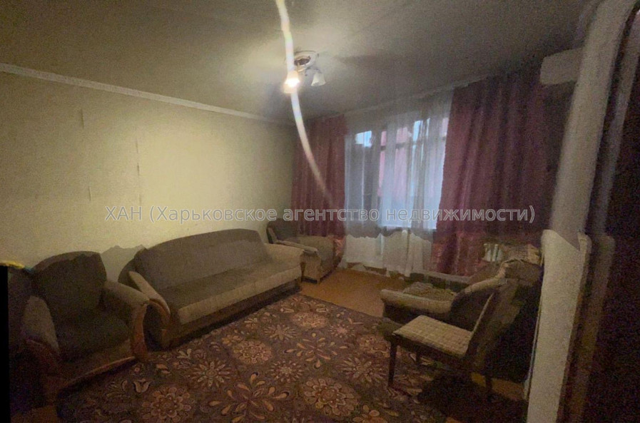 Продам квартиру, Валентиновская ул. , 1 кім., 33 м², косметический ремонт 