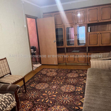 Продам квартиру, Валентиновская ул. , 1 кім., 33 м², косметический ремонт 