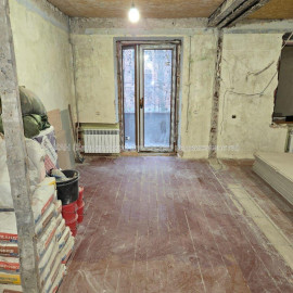 Продам квартиру, Клочковская ул. , 3 кім., 84 м², без отделочных работ