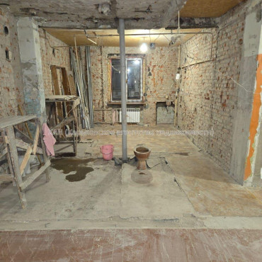 Продам квартиру, Клочковская ул. , 3  ком., 84 м², без отделочных работ 