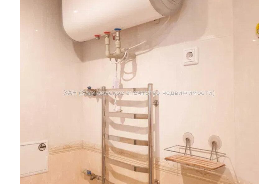 Продам квартиру, Льва Ландау просп. , 1 кім., 32 м², капитальный ремонт 