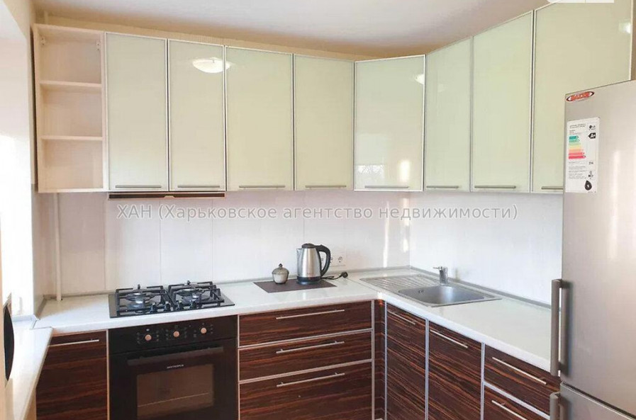 Продам квартиру, Льва Ландау просп. , 1 кім., 32 м², капитальный ремонт 