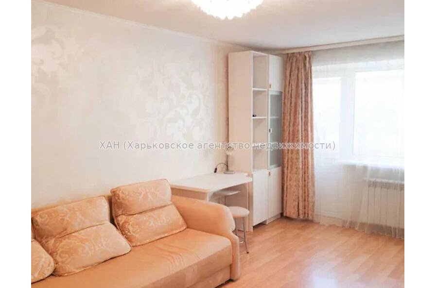 Продам квартиру, Льва Ландау просп. , 1 кім., 32 м², капитальный ремонт 