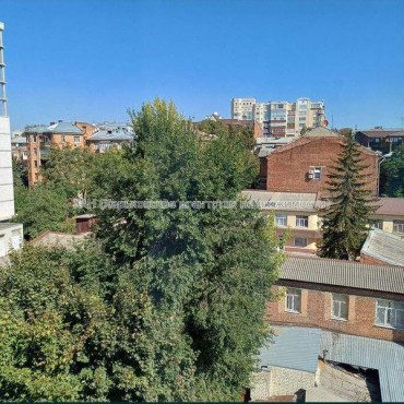 Продам квартиру, Свободы ул. , 1  ком., 60 м², косметический ремонт 