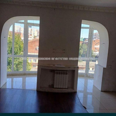 Продам квартиру, Свободы ул. , 1  ком., 60 м², косметический ремонт 