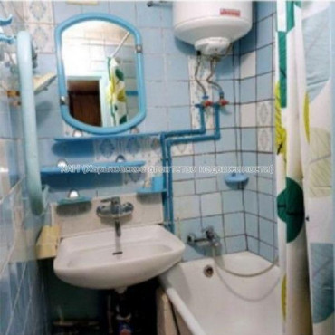 Продам квартиру, Дмитрия Коцюбайло ул. , 3 кім., 64 м², косметический ремонт 